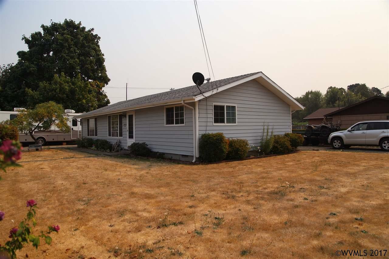 Property Photo: 5050 Cedar St OR 97392