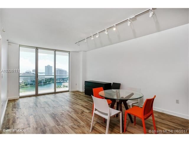 Property Photo: 500 Brickell Ave 1700 FL 33131