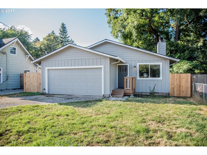 2522 N Hunt St  Portland OR 97217 photo