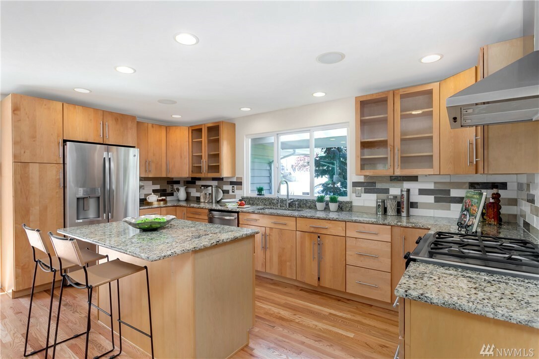 Property Photo: 5616 129th Ave SE WA 98006