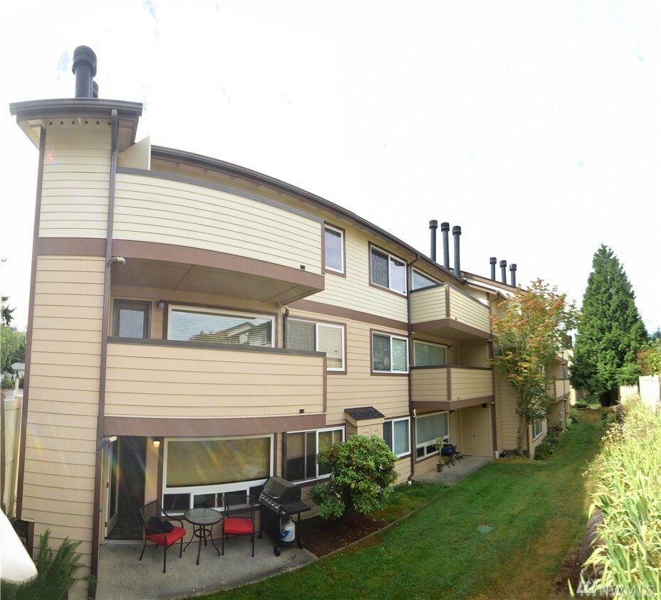 Property Photo:  12514 NE 142rd Lane D304  WA 98034 