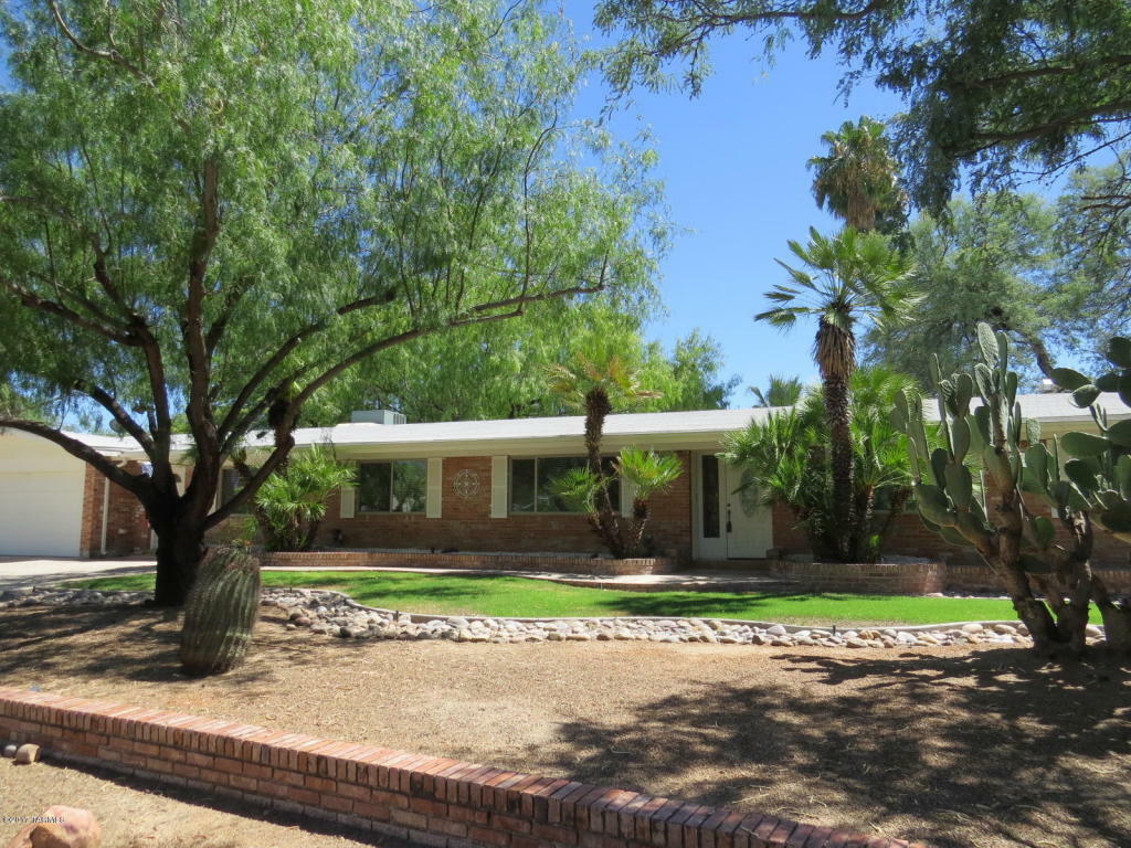 Property Photo:  7302 E Calle Los Arboles  AZ 85750 