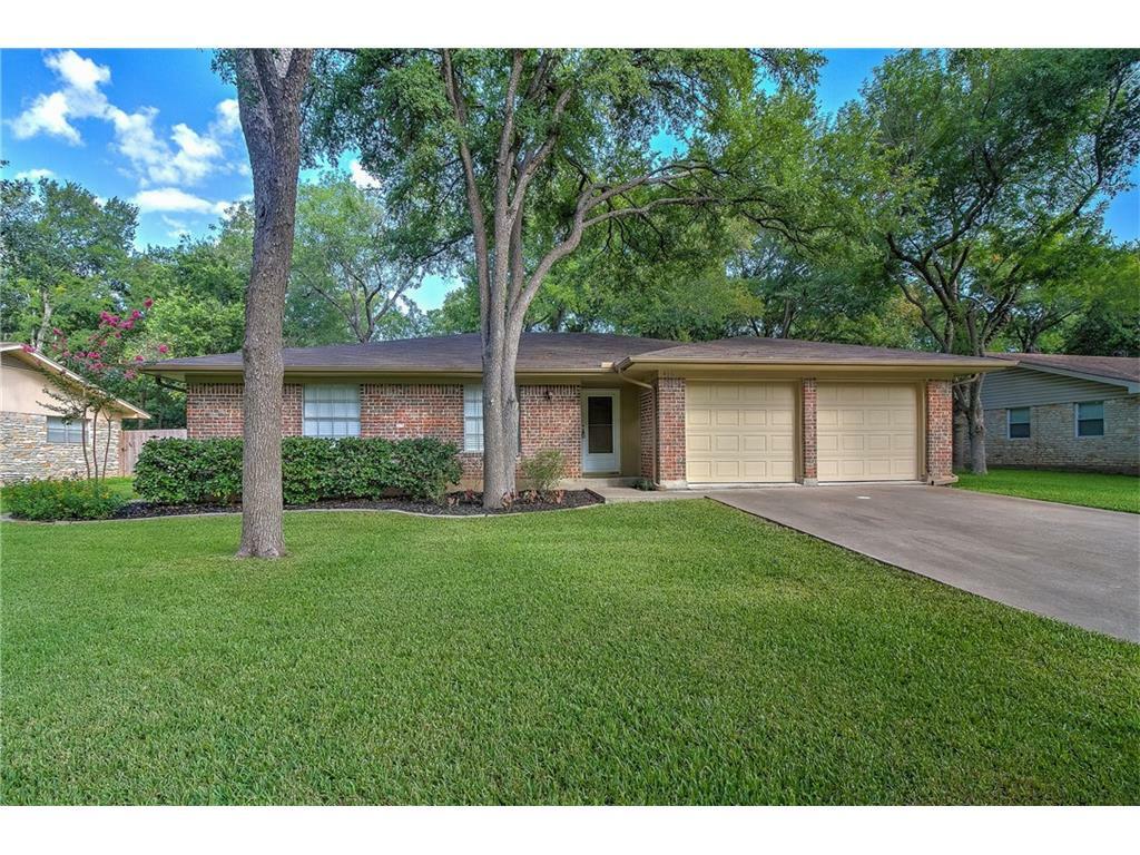 Property Photo:  416 Deerfoot Drive  TX 78664 