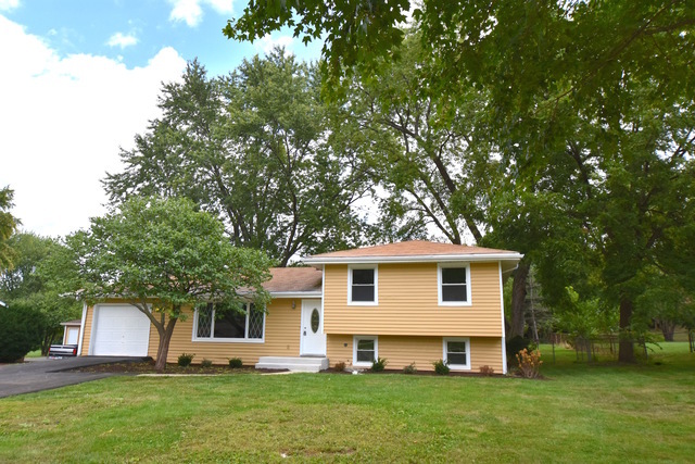 Property Photo:  123 Circle Avenue  IL 60108 