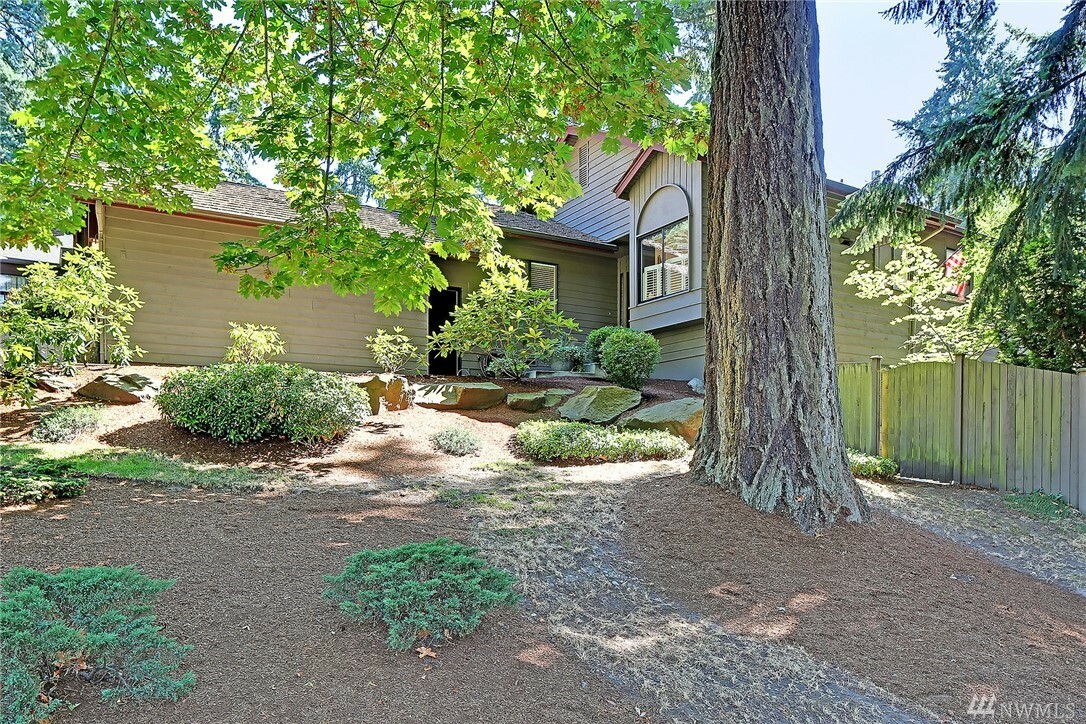 Property Photo:  3208 106th Ave SE  WA 98004 