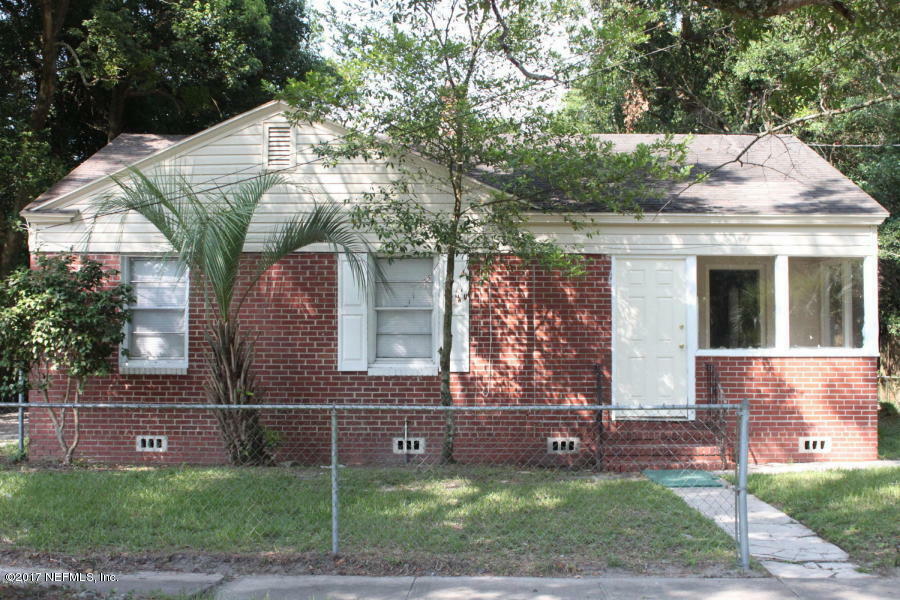 Property Photo:  812 Brandywine Street  FL 32208 