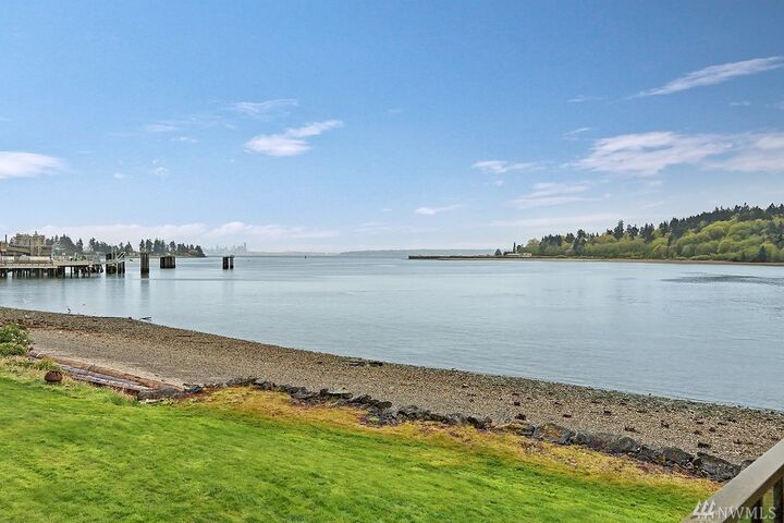 Property Photo:  428 Harborview Dr SE 128  WA 98110 