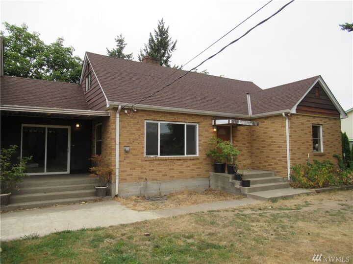 Property Photo:  10016  16th Avenue E  WA 98445 