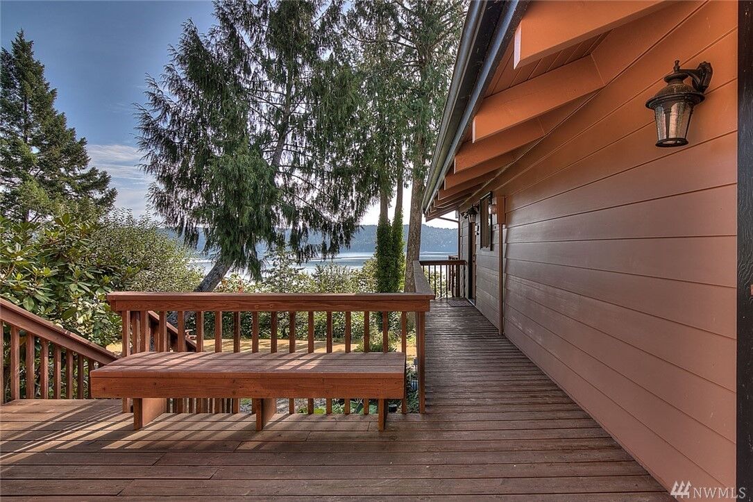 Property Photo:  111 N Cedardale Lane  WA 98548 