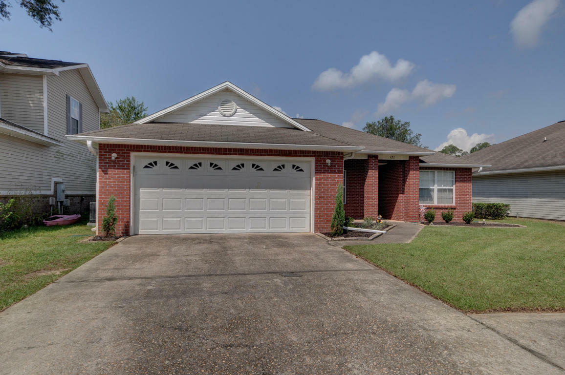 Property Photo:  923 Scenic Oak Lane  FL 32547 