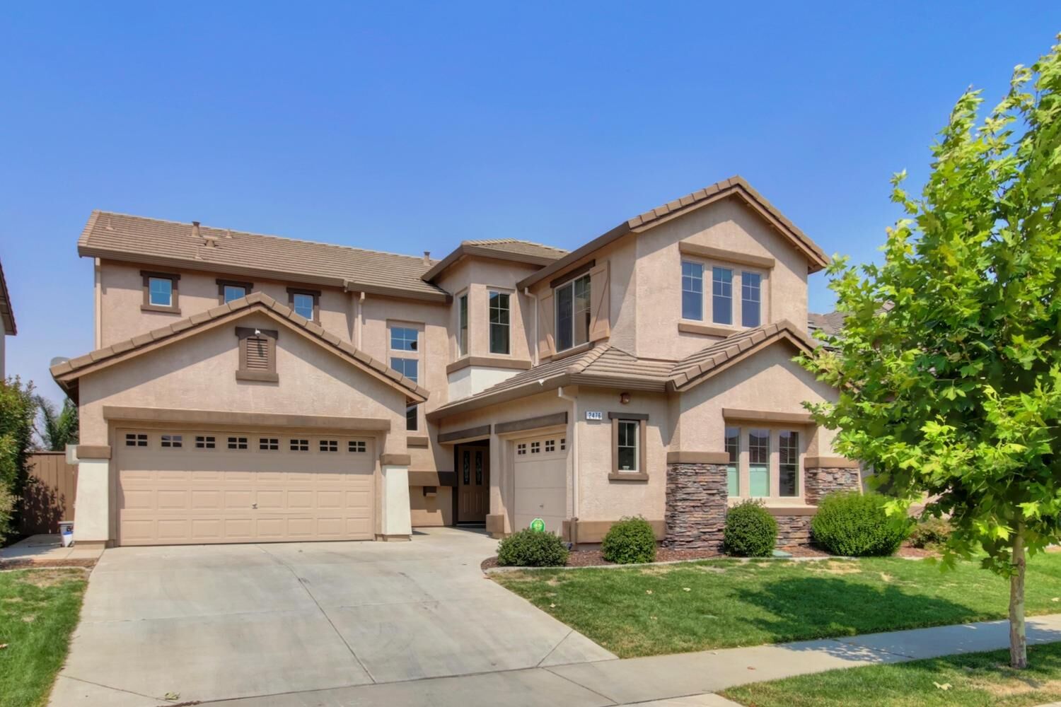 Property Photo:  2476 Lincoln Airpark Drive  CA 95648 