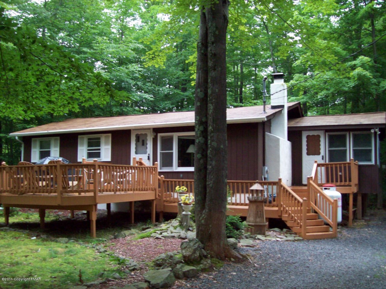 Property Photo: 5355 Conoquenissing Drive PA 18347