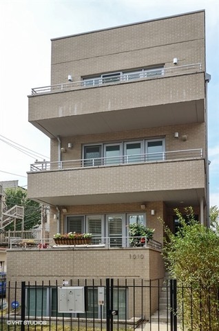 Property Photo: 1010 N Marshfield Avenue 2 IL 60622