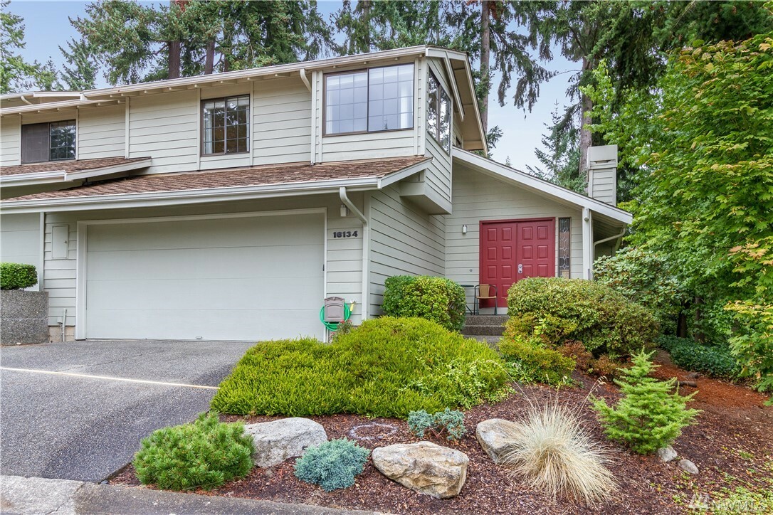 Property Photo:  16134 SE 33rd Cir  WA 98008 