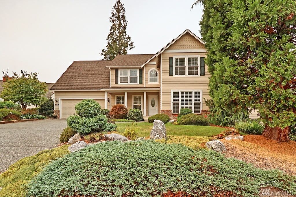 Property Photo:  4802 Seahurst Ave  WA 98203 