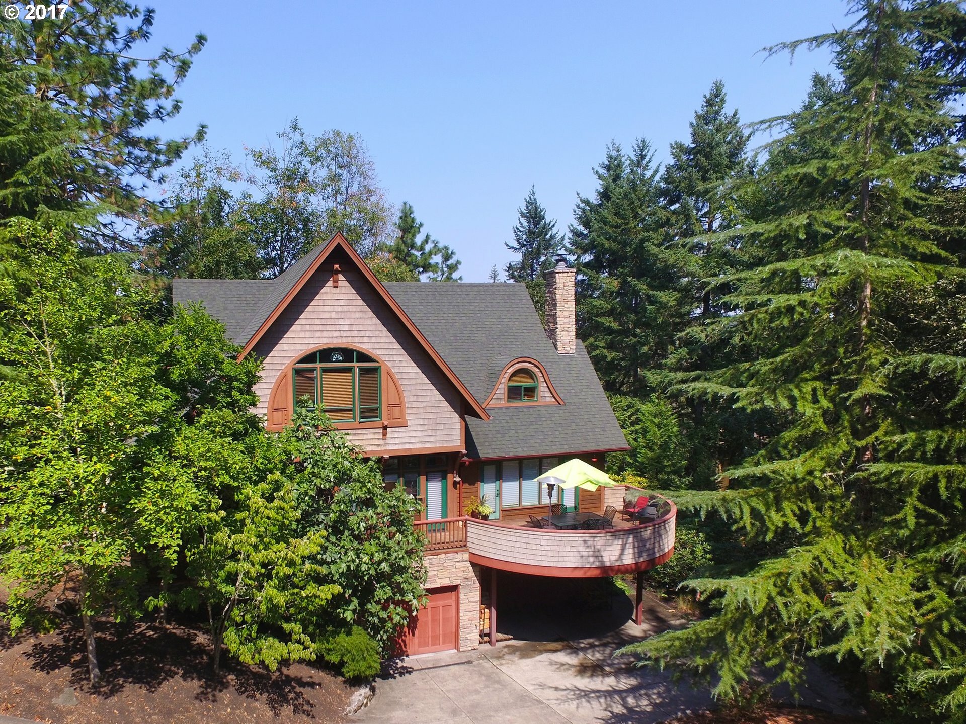 Property Photo: 141 Deer Valley Dr OR 97405