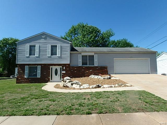 Property Photo: 2360 Hawthorne Manor Drive MO 63031