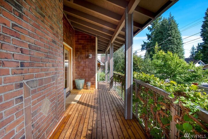 Property Photo: 3214 NE 91st St WA 98115