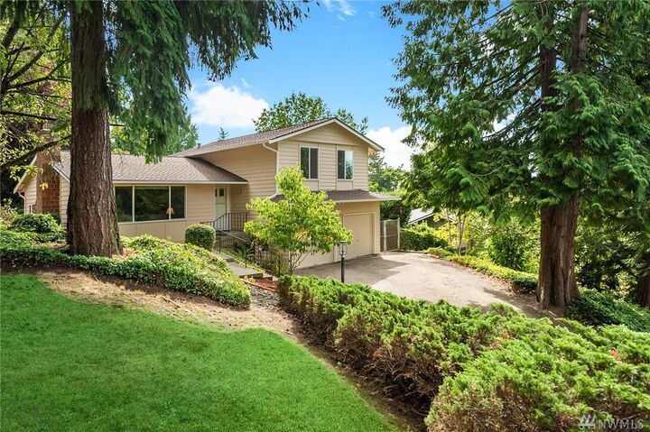 Property Photo:  16609 NE 91st Street  WA 98052 