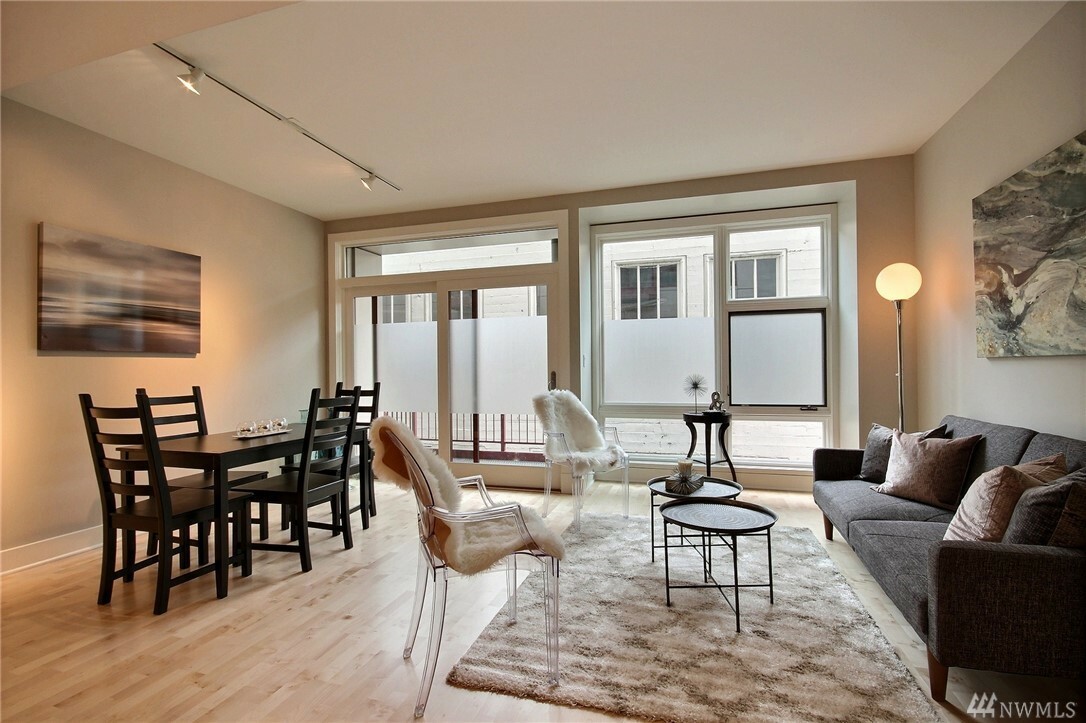 Property Photo: 1500 4th Ave 705 WA 98101