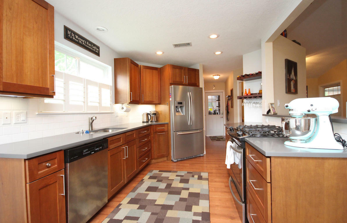Property Photo: 1005 Fay Drive FL 32569