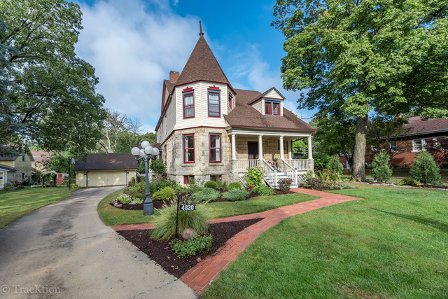 Property Photo:  4820 Oakwood Avenue  IL 60515 