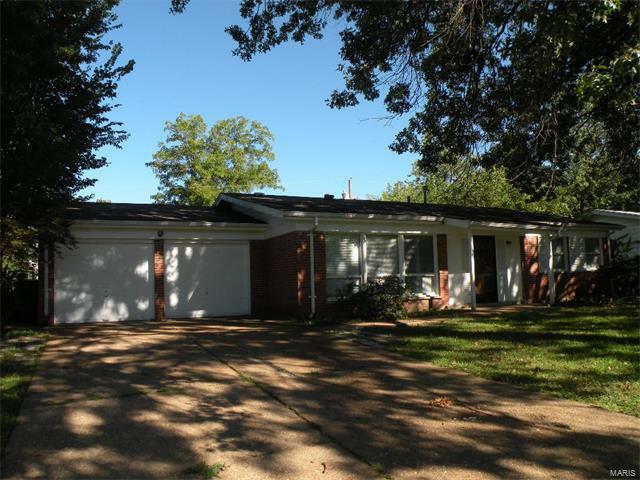 Property Photo: 960 Flair Drive 63146