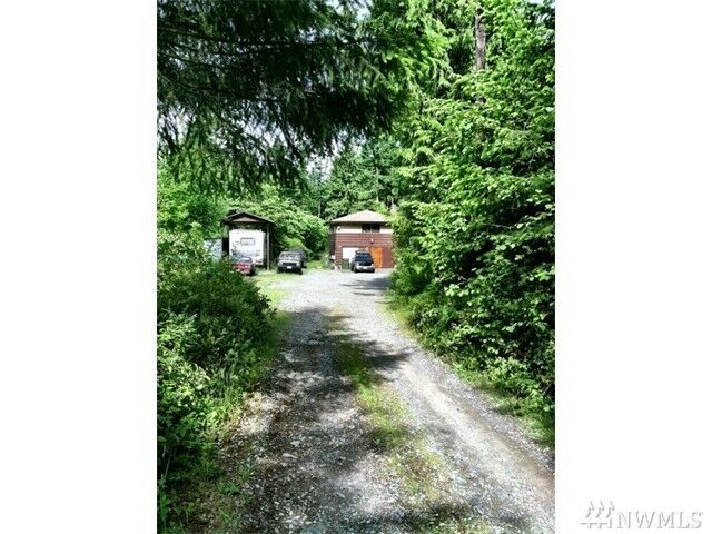 Property Photo:  18510  78th Ave E  WA 98375 