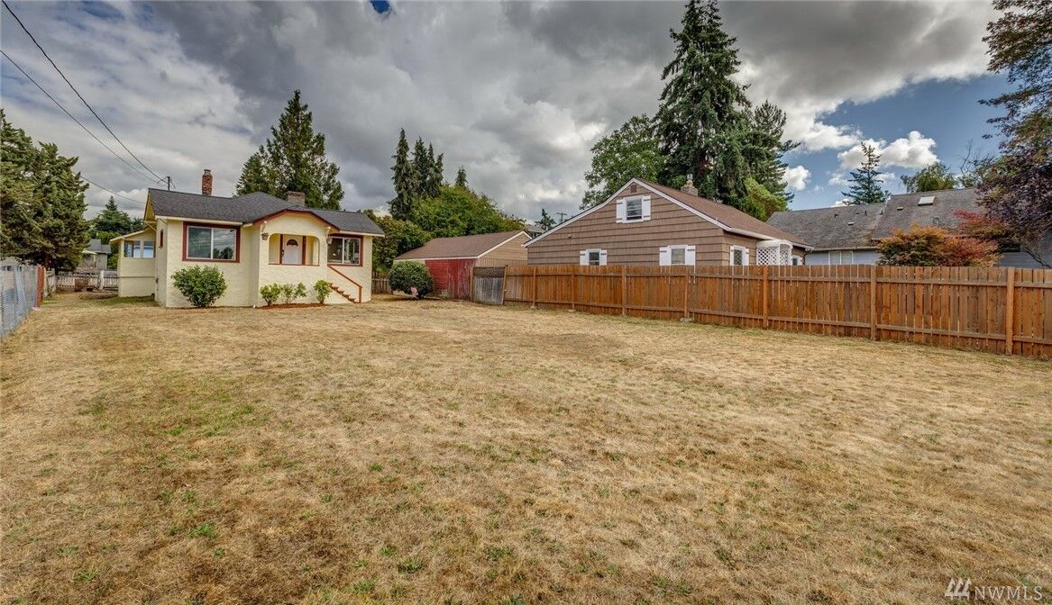 Property Photo:  512 N 1st Street  WA 98273 