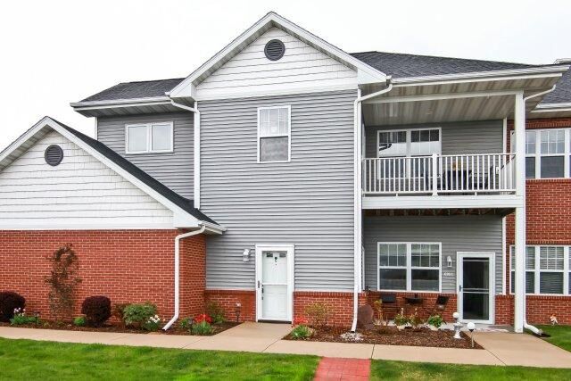 Property Photo: 699 W Dekora St G WI 53080-2704