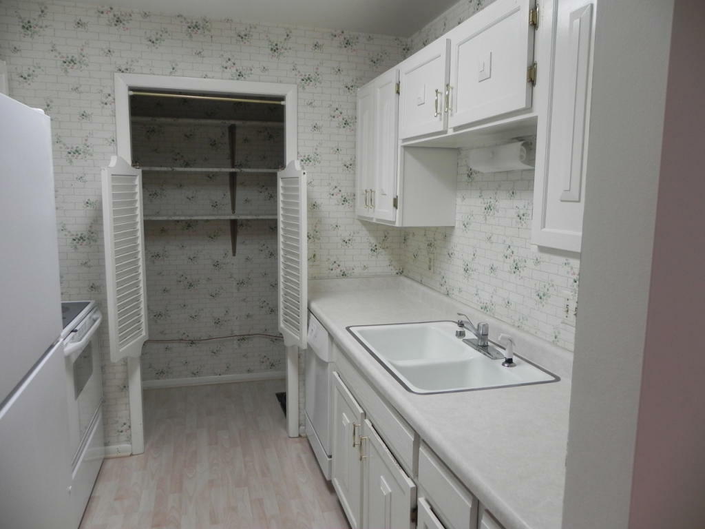 Property Photo: 151 N University Dr 321 WI 53095-2969