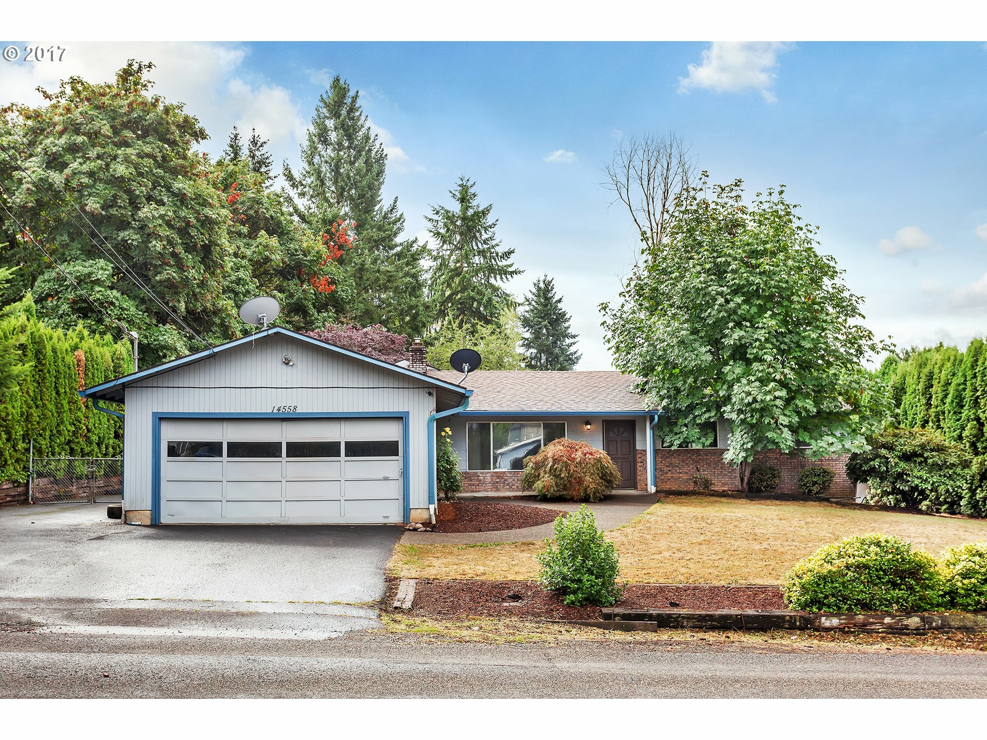 Property Photo: 14558 Thayer Rd OR 97045