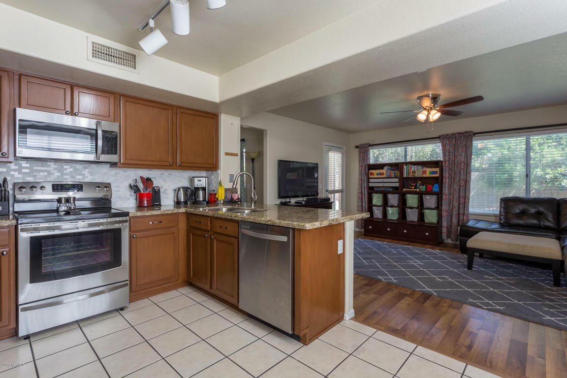 Property Photo: 17433 N 46th Place AZ 85032