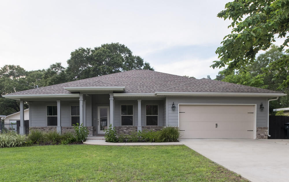Property Photo: 317 NE Gardner Drive FL 32548