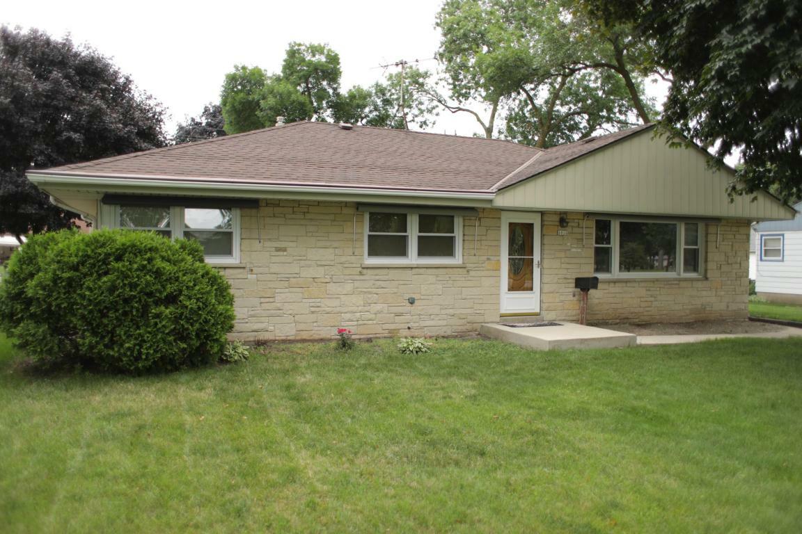 Property Photo:  1016 S 116th St  WI 53214 