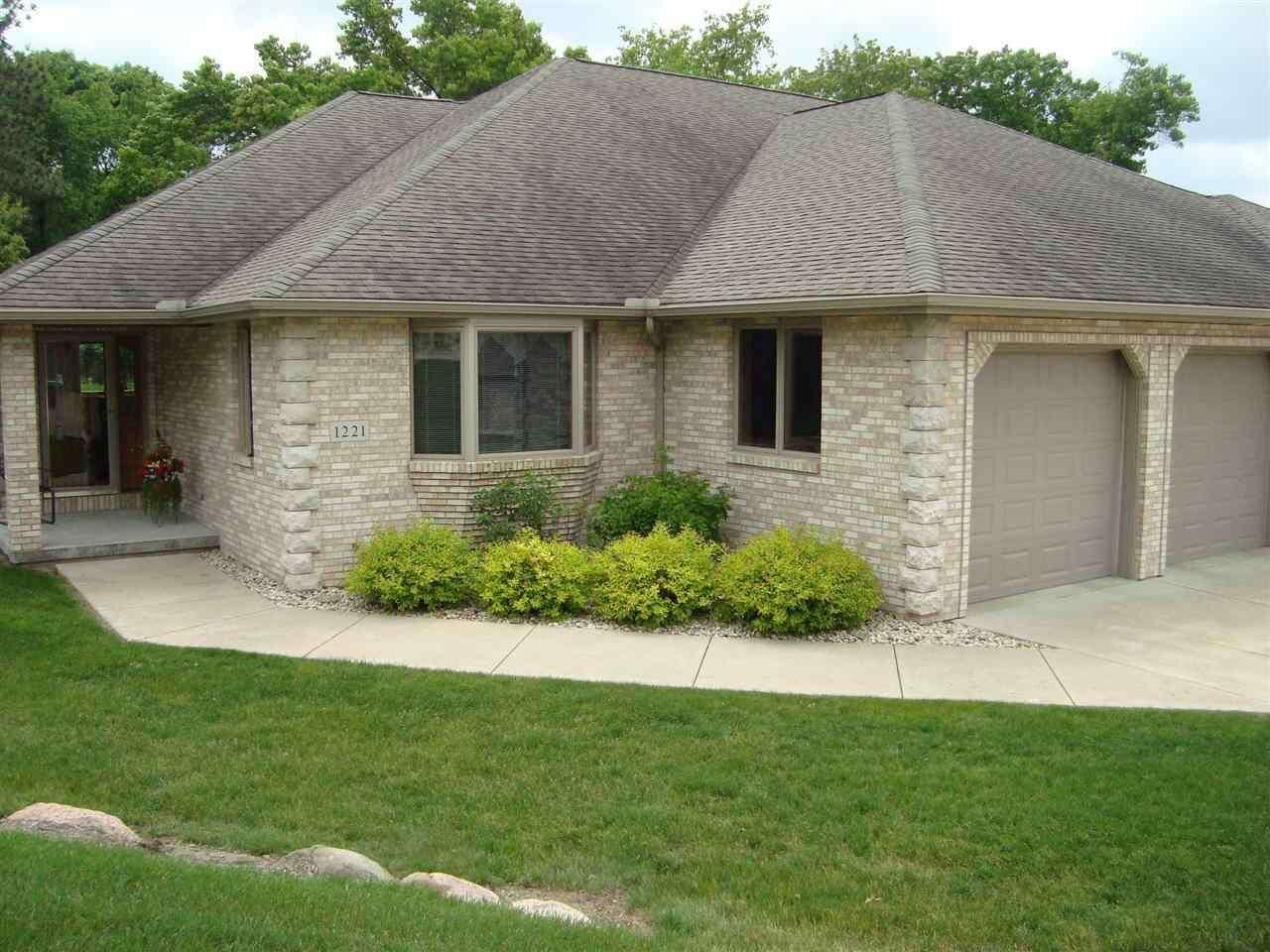 Property Photo: 1221 Sherman Ave W WI 53538