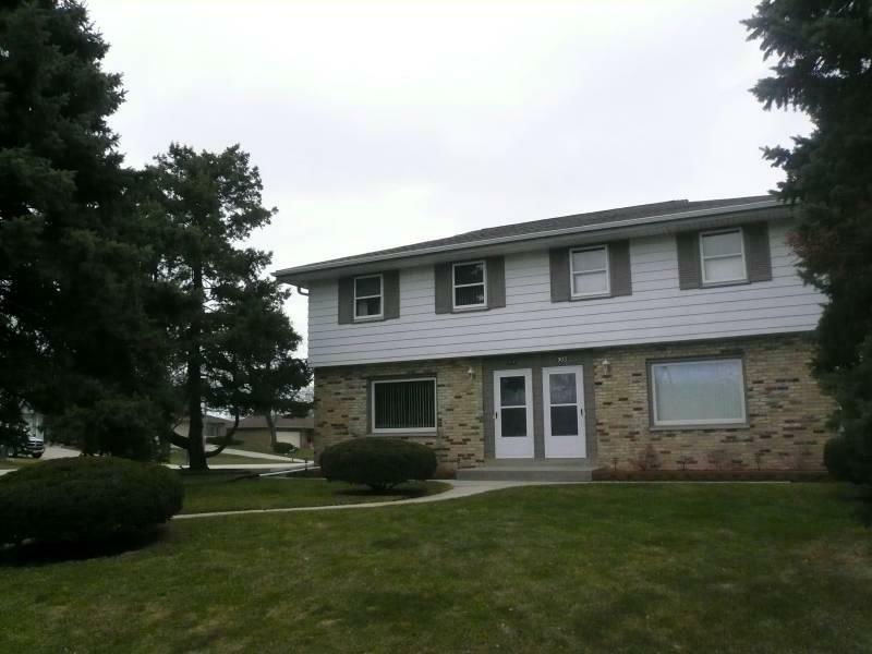 Property Photo:  901 Nicholson Ave 903  WI 53172-1448 