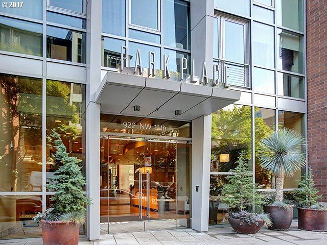 Property Photo:  922 NW 11th Ave 302  OR 97209 
