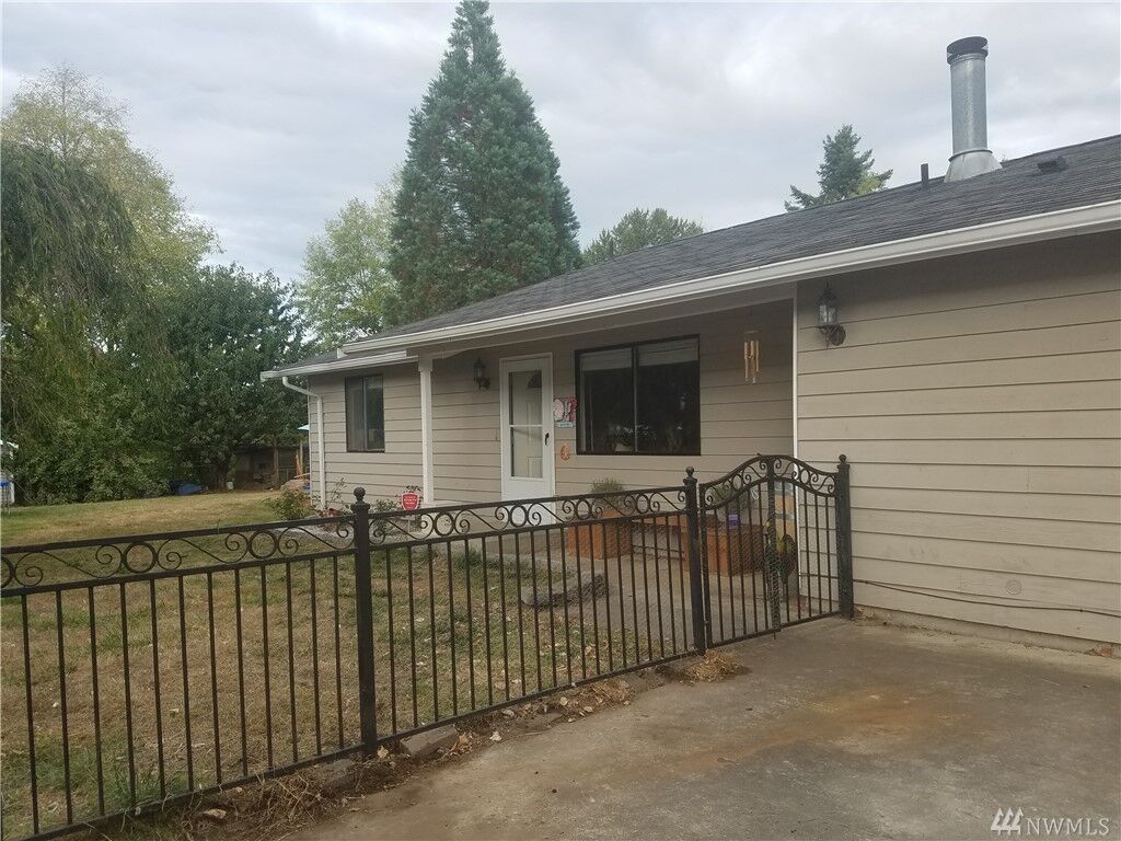 Property Photo: 12801 1/2 20th Street NE WA 98258