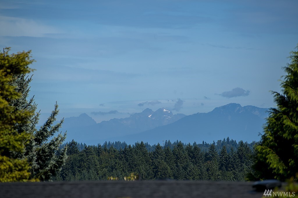 Property Photo: 17056 Woodcrest Dr NE WA 98011