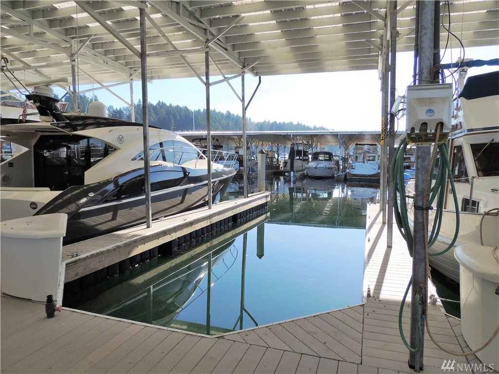 Property Photo:  3219 Harborview Dr 24  WA 98335 