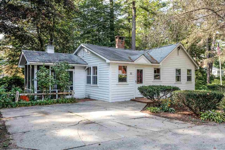 Property Photo:  10 Shore Drive  NH 03054 