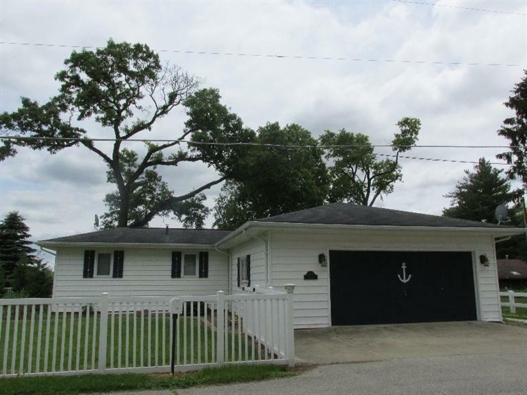 Property Photo:  105 Lakeview Drive  IN 46574 