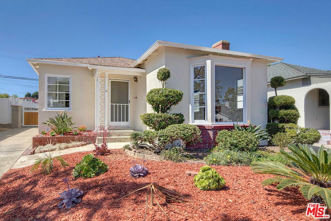 Property Photo:  8315 Regis Way  CA 90045 