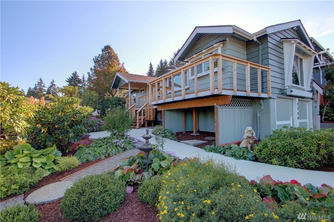 Property Photo:  2730 216th St SW  WA 98036 