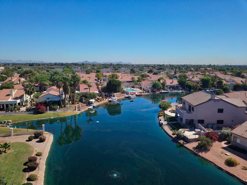 Property Photo:  8746 W Port Royale Lane  AZ 85381 