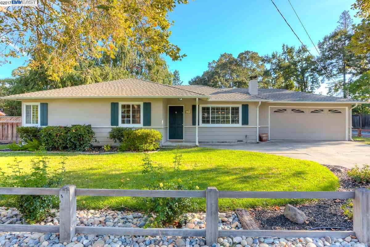 Property Photo:  2009 Oak Park Blvd  CA 94523 