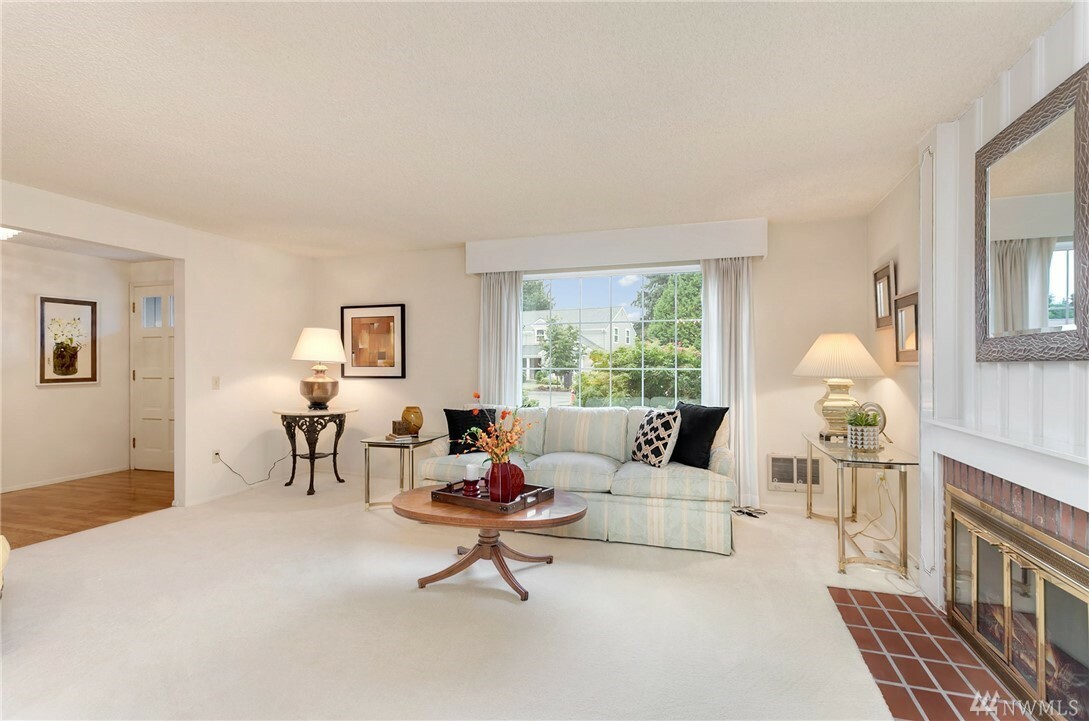 Property Photo: 9 Skagit Key WA 98006