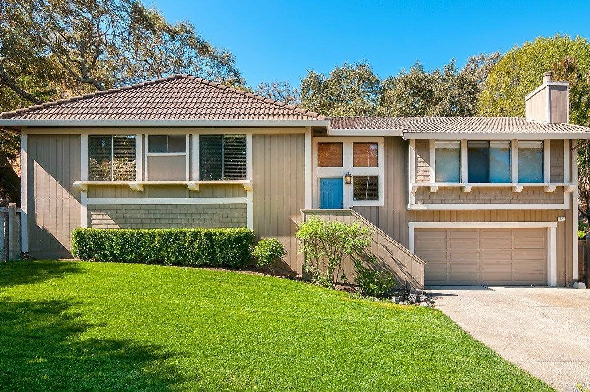 Property Photo: 42 Spinosa Way CA 94945