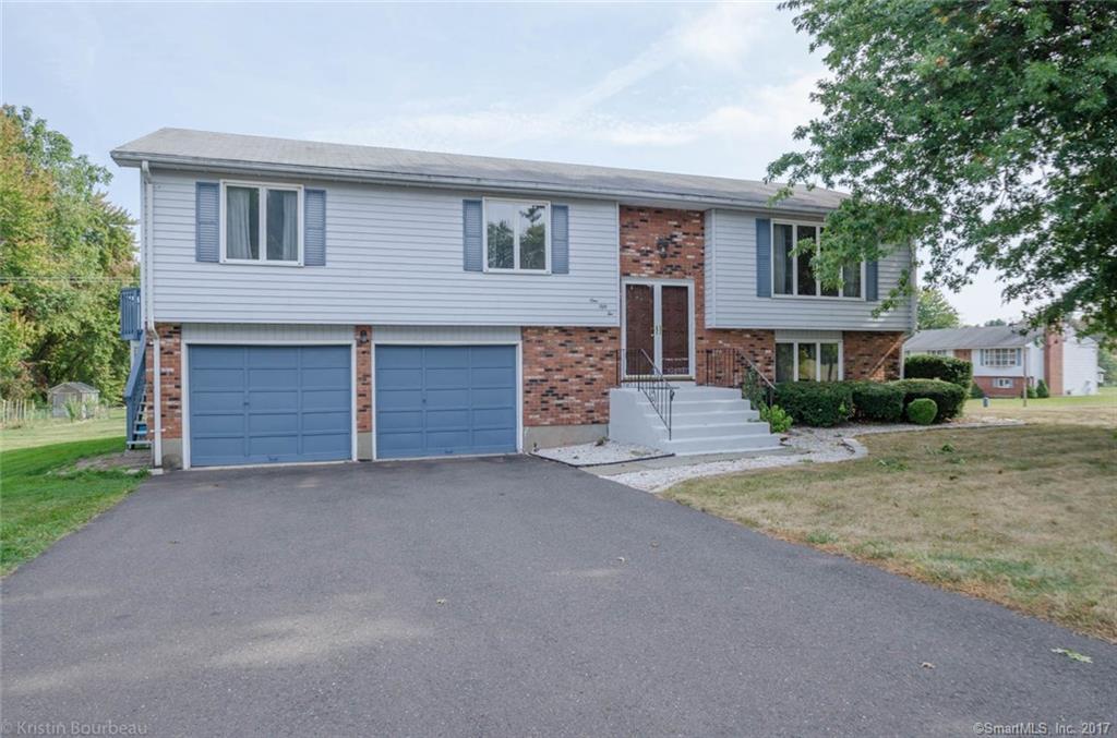 Property Photo:  152 Morgan Circle  CT 06109 